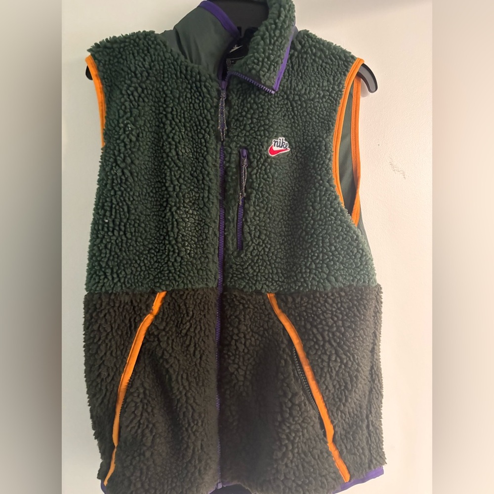 Nike Forest Green and Dark Brown Sherpa Vest